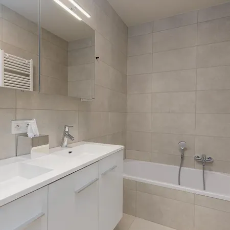 Leader - Casselbergh Residences