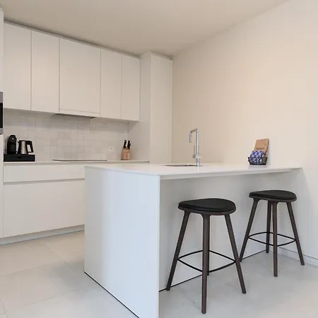 Leader - Casselbergh Residences