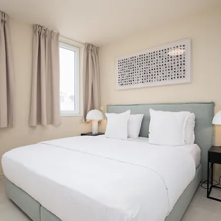 Leader - Casselbergh Residences アパート *