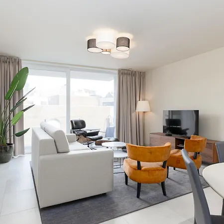 Leader - Casselbergh Residences デ ハーン